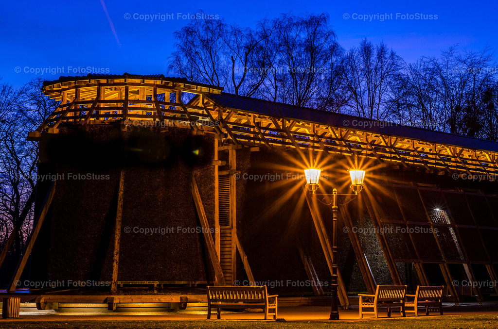 Gradierwerk Hamm zur blauen Stunde | Das Gradierwerk im Kurpark Hamm zur blauen Stunde. Ein Besuch lohnt sich in jedem Fall. - Realisiert mit Pictrs.com