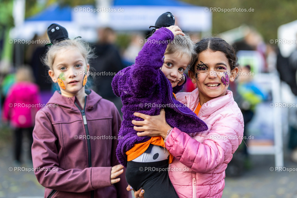 Sparda-Bank Halloween-Run Koeln 2023, 31.10.2023, Forstbotanischer Garten Rodenkirchen, Koeln | Impressionen vom Sparda-Bank Halloween-Run Koeln 2023, 31.10.2023, Forstbotanischer Garten Rodenkirchen, Koeln