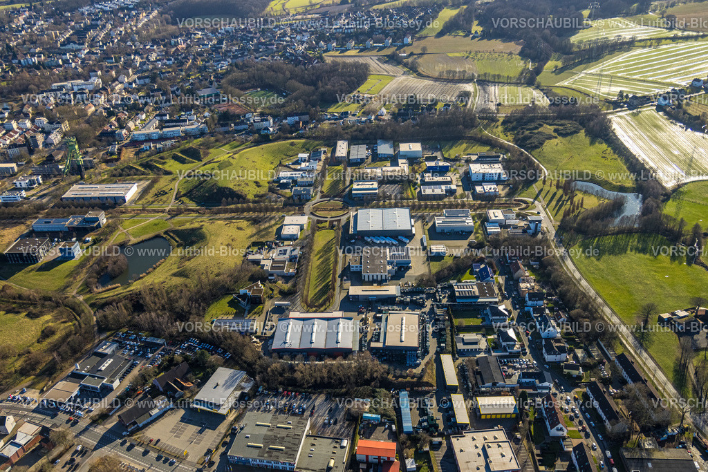 Castrop-Rauxel240106253 | Luftbild, Gewerbegebiet Erin Park mit Teich, Achsenkreuz mit Baumallee an Erinstraße und Am Förderturm, Castrop-Rauxel, Ruhrgebiet, Nordrhein-Westfalen, Deutschland