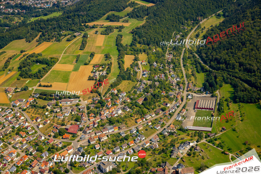 Das Luftbild zeigt : Walddorf Altensteig - Die Luftaufnahme wurde 2024 vom UL-Flugzeug aus erstellt ( keine Drohne ) - Hochauflösende Luftaufnahme - Für grossformatige Ausdrucke geeignet. Die Geschenkidee !Mit Lizenz und Bildrechte bestellbar