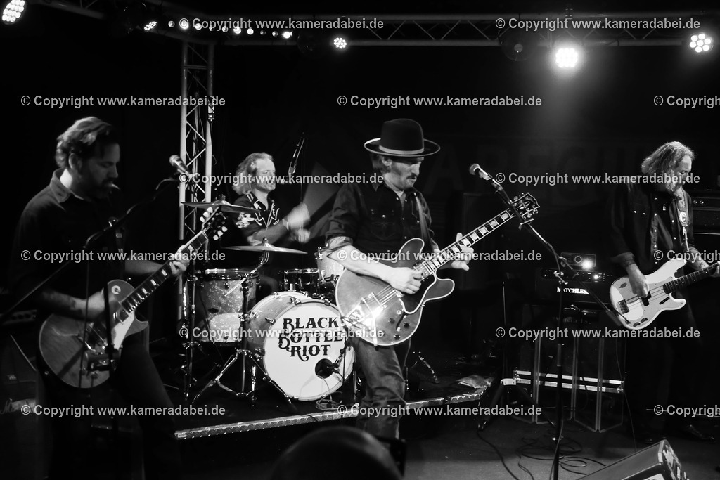 Konzert : Black Bottle Riot am 14.11.2025 im Rare Guitar in Münster | Konzert : Black Bottle Riot am 14.11.2025 im Rare Guitar in Münster - Realisiert mit Pictrs.com