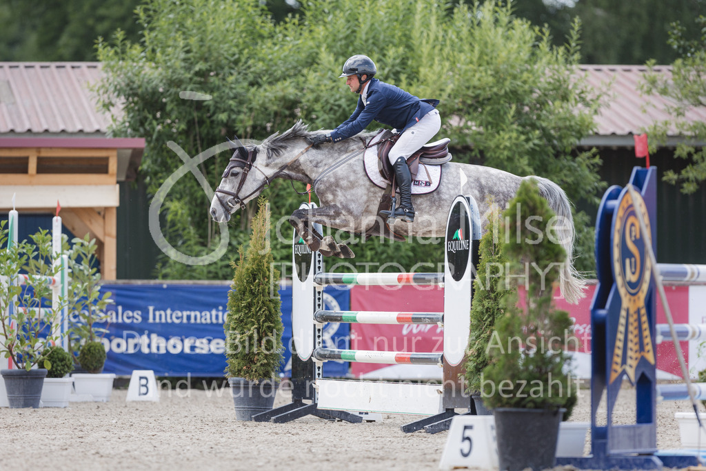 220614_Mühlen_SprPfM-665 | Late Entry Mühlen
Springprüfung Kl.M* 6-8j. Pferde gl. Einlaufprüfung für 6j. Pferde
14.06.2022