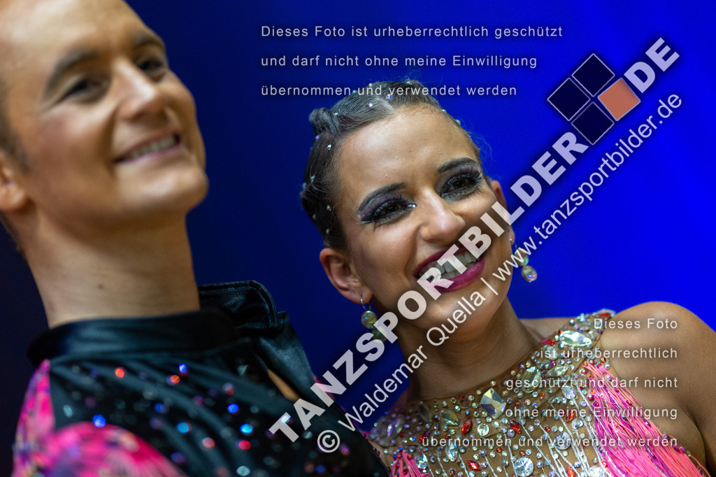 20230114-14840 | Hier finden Sie Tanz Bilder vom Latein und Standard Formationen tanzen. Sportbilder vom Tanzsport. Schöne Fotos und von Weltmeisterschaft, Europameisterschaft, Bundesliga, Regionalliga, Oberliga und Landesliga sowie von GOC Stuttgart, DanceComp, WM Bremen