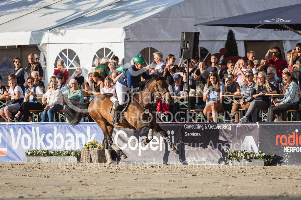 230728_BHO_Showprogramm-558 | Deine schönsten Turniermomente als professionelle Fotos! Entdecke hochwertige Pferdesport-Fotografie im Online-Shop. Jetzt Fotos finden & bestellen!