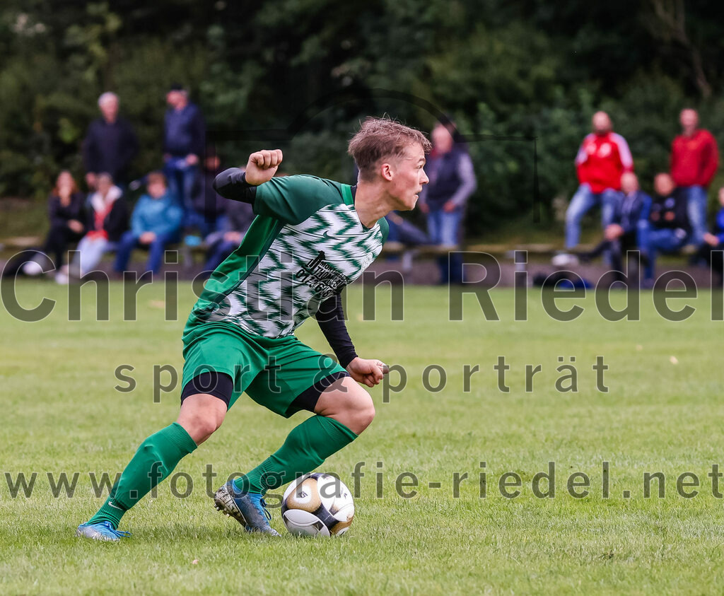 2023-08-06_039_SpVgg_Neuching_gegen_SG_Hoerlkofen-Woerth | Neuching, Deutschland, 06.08.2023:
Fußball, A-Klasse 2023 / 2024, 1. Spieltag, SpVgg Neuching gegen SG Hörlkofen/Wörth, Endergebnis: 0:0

Til Koschewa (SpVgg Neuching, #9)

Foto: Christian Riedel / fotografie-riedel.net