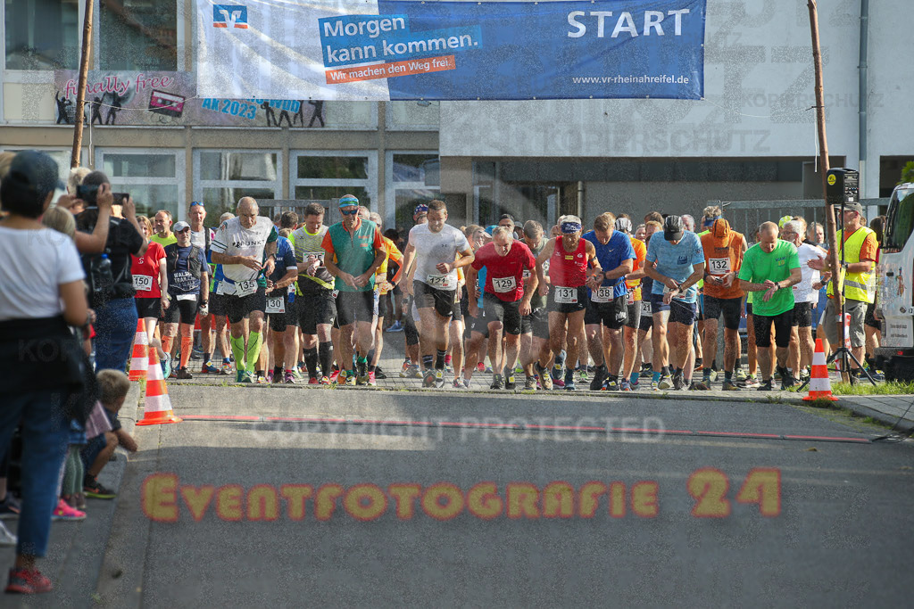 230804_1805_EX1_3653 | Sportfotografie im Rhein-Sieg Kreis, Köln, Bonn, NRW, Rheinland Pfalz, Hessen, etc. Unser Tätigkeitsfeld umfasst den Laufsport vom Volkslauf über den Marathon, Duathlon, Triathon bis zum Ultralauf wie Kölnpfad Ultra oder Schindertrail.