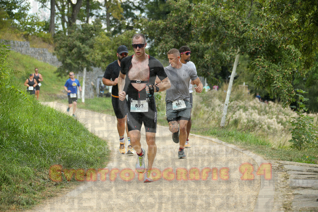 250824_1420_EX1_5903 | Sportfotografie im Rhein-Sieg Kreis, Köln, Bonn, NRW, Rheinland Pfalz, Hessen, etc. Unser Tätigkeitsfeld umfasst den Laufsport vom Volkslauf über den Marathon, Duathlon, Triathon bis zum Ultralauf wie Kölnpfad Ultra oder Schindertrail.