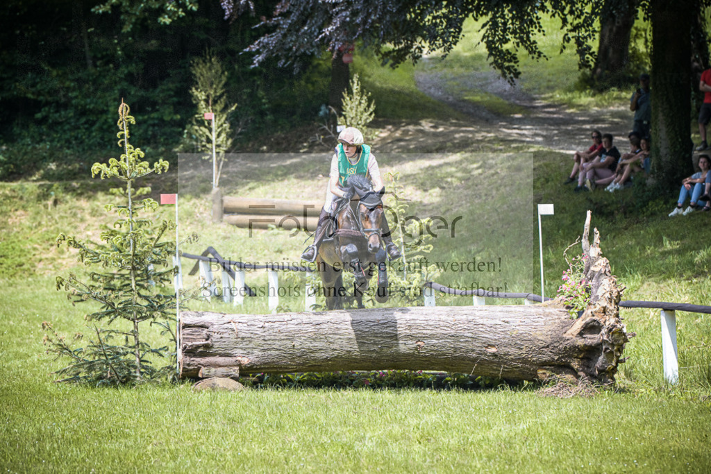 DOS_7235 | Entdecke hochwertige Reitturnierfotos von Foto Oger. Professionell, emotional und authentisch – jetzt Lieblingsmomente im Shop bestellen.Deutschlandweite Turnierfotografie. - Realisiert mit Pictrs.com