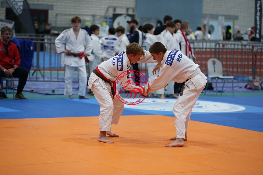 AT3Y1959 | Fotos vom Adler Cup - Pictures from Adler Cup

Hier findet Ihr alle Eindrücke und großen Momente der Adler Cup Wochenenden. Here you will find all impressions and great moments of the Adler Cup weekends. - Realisiert mit Pictrs.com