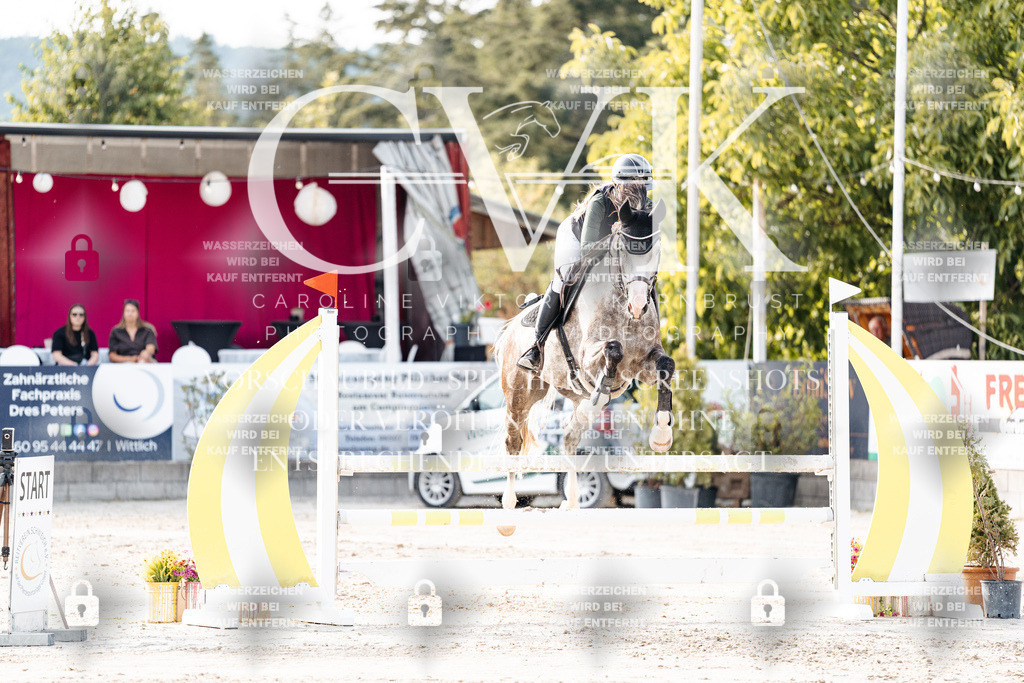 CK906622 | Turnierfotografie Pferdefotografie Trier Rheinland-Pfalz Pferdesport Reitsport Tierfotografie Sportfotografie Pferdevideo Pferdevideografie Equestrianvideography equestrianphotography  - Realisiert mit Pictrs.com