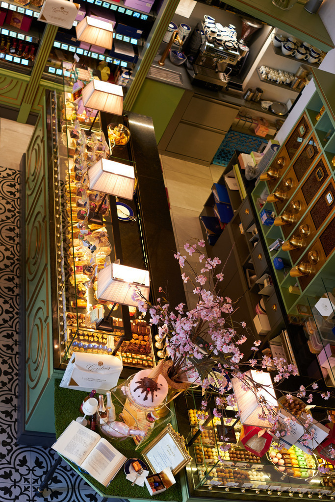 Gerstner K.u.K. Hofzuckerbäcker | WIen, Austria - August 20, 2021; Gerstner K.u.K. Hofzuckerbäcker; Blick in den Verkaufsraum mit Tortenbuffet. - Realisiert mit Pictrs.com