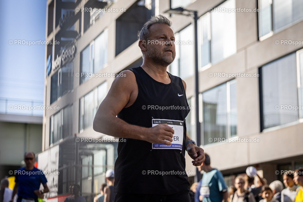 44. Kölner Brückenlauf; Koeln, 14.09.25 | Impressionen vom 44. Kölner Brückenlauf am 14.09.25 am Schokoladenmuseum in Koeln. Foto: BEAUTIFUL SPORTS/Leah Kohring