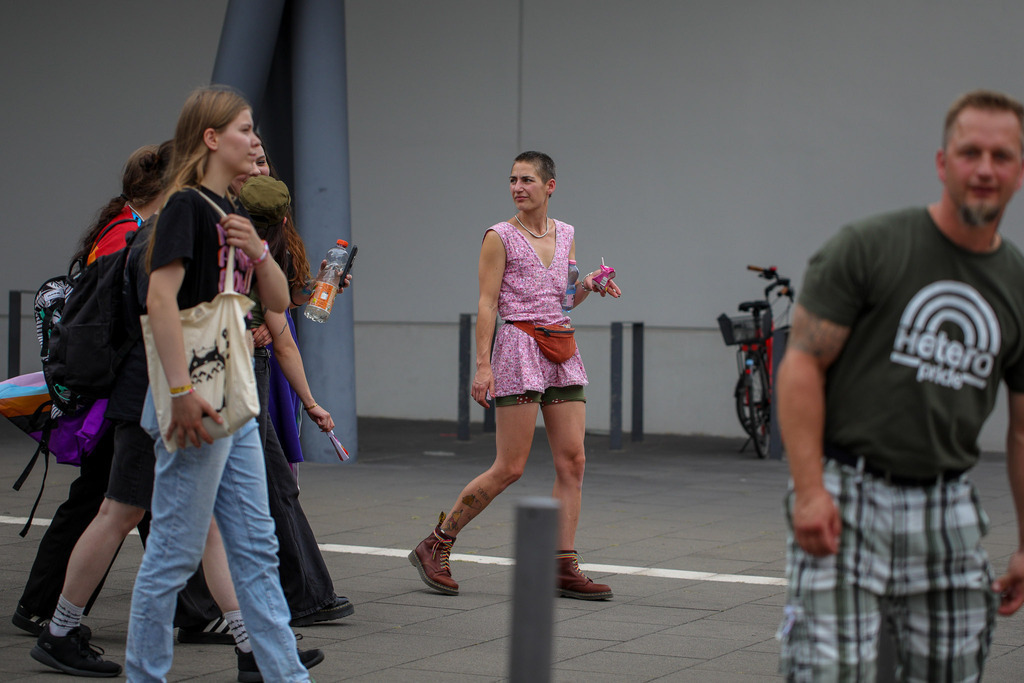 CSD_Moers_190725_165 | Bildergalerie von Sport-Ereignissen aber auch von weiteren spannenden Dingen - nicht nur vom Niederrhein. In Anlehnung an den bekannten Spruch von Hanns Dieter Hüsch heißt das Motto: "Niederrhein ist überall".  - Realisiert mit Pictrs.com