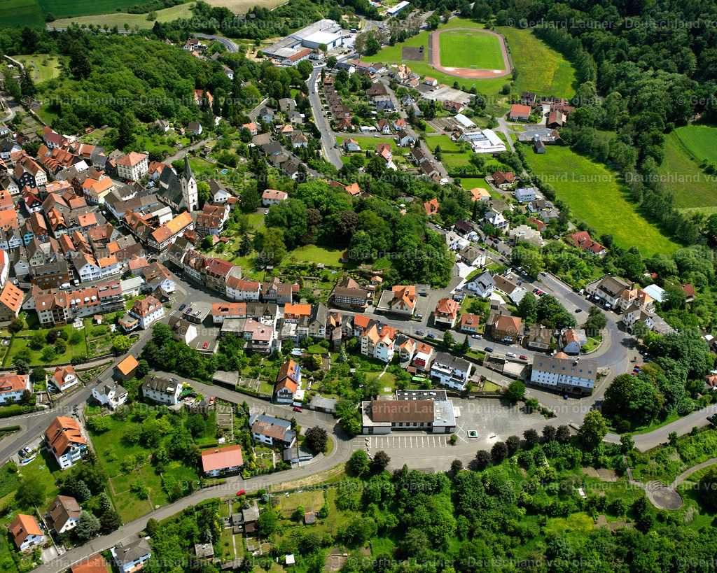 2614174 | HOMBERG (OHM) 09.06.2006 Ortsansicht der Straßen und Häuser der Wohngebiete in Homberg (Ohm) im Bundesland Hessen, Deutschland // Town View of the streets and houses of the residential areas in Homberg (Ohm) in the state Hesse, Germany Foto: Gerhard Launer