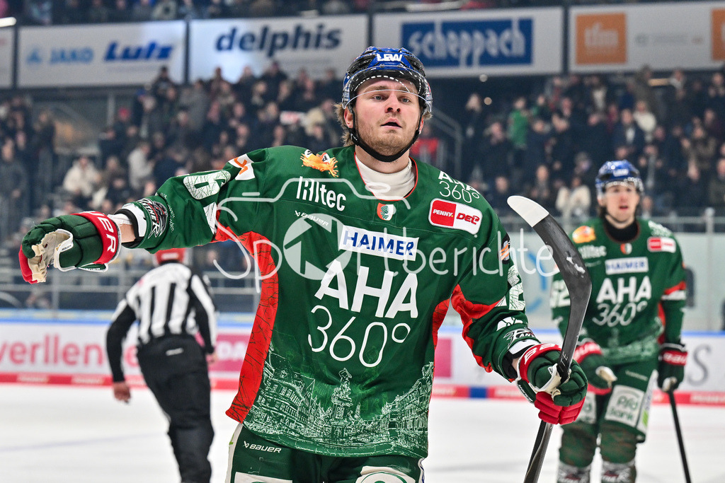 Augsburger Panther - Löwen Frankfurt | AUGSBURG, GERMANY - 16. JANUARY: Jubel der Panther nach dem Treffer zum 1-1 Ausgleich durch Alexander BLANK (Augsburger Panther 26) / Tor / Torschuetze / Freude / Happy während dem Match zwischen den Augsburger Panthern und den Löwen Frankfurt am 40. Spieltag der penny DEL im Curt Frenzel Stadion