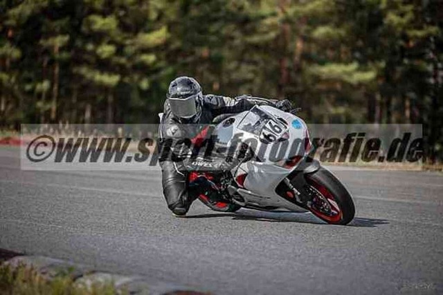 pubi2045 | Professionelle Fotos von Sportveranstaltungen, aber auch Hochzeiten und anderen Events. - Realisiert mit Pictrs.com