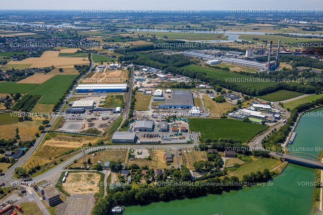 Voerde220702822 | Luftbild, Gewerbegebiet Industriepark Böskenstraße, TRIMET Aluminium SE mit 2 Türmen, Emmelsum, Voerde, Ruhrgebiet, Nordrhein-Westfalen, Deutschland