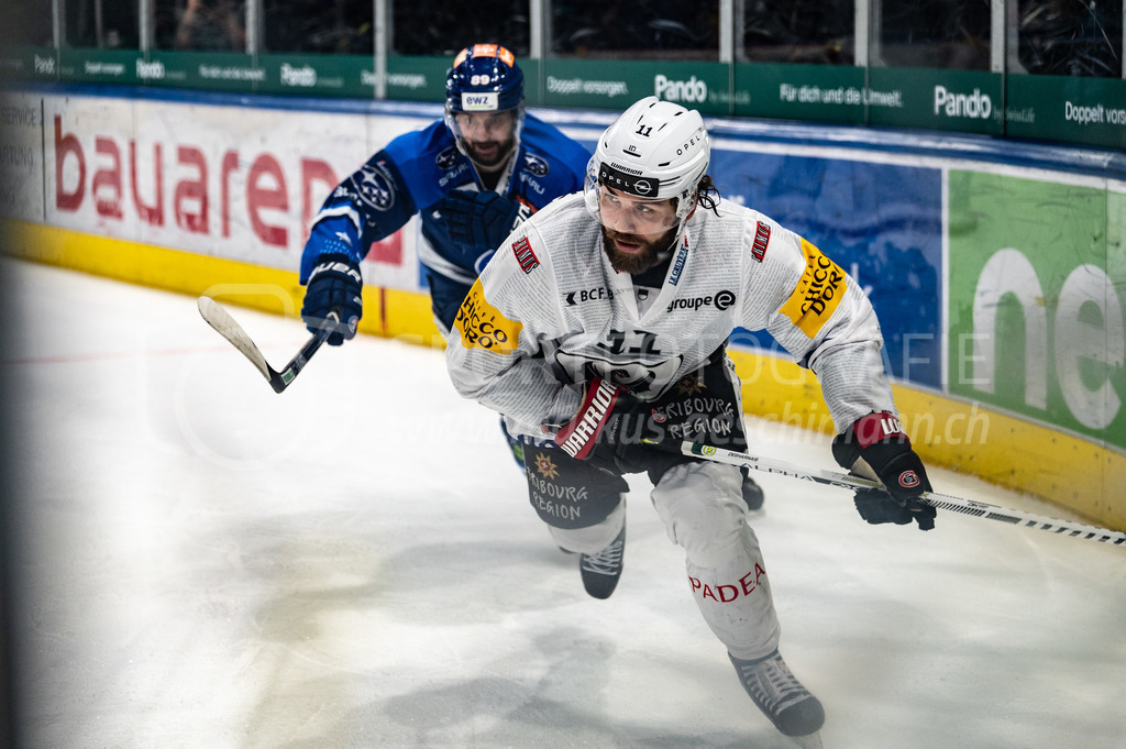 Swiss National League: Semifinals Game 4: ZSC Lions - Fribourg-Gotteron | 14.04.2022, Zürich, Hallenstadion, Swiss National League: Semifinals Game 4: ZSC Lions - Fribourg-Gotteron, #11 Mauro Dufner (Fribourg). - Realisiert mit Pictrs.com