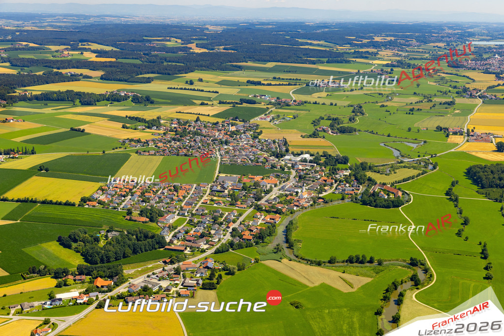 Das Luftbild der Stadt Aham wurde 2022 vom Flugzeug heraus erstellt (keine Drohnen-Aufnahmen) Aufnahmehöhe ca.450 Meter- hohe Bildauflösung und Druck-Qualität. Garantiert!