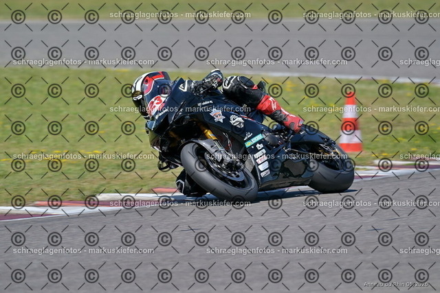 26BT01-1382 | 823 - Realisiert mit Pictrs.com