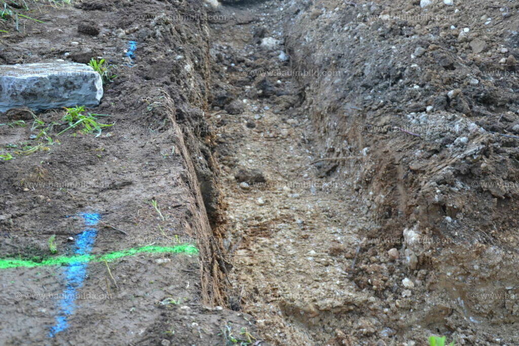 bib-lg02-erdarbeiten-0051 | Nach LV-Leistungsgruppen sortierte Detailfotos über den Bau eines Hauses. Alle Hausbau-Bilder direkt vom Urheber und Autor der Website Haus-Selber-Bauen.com