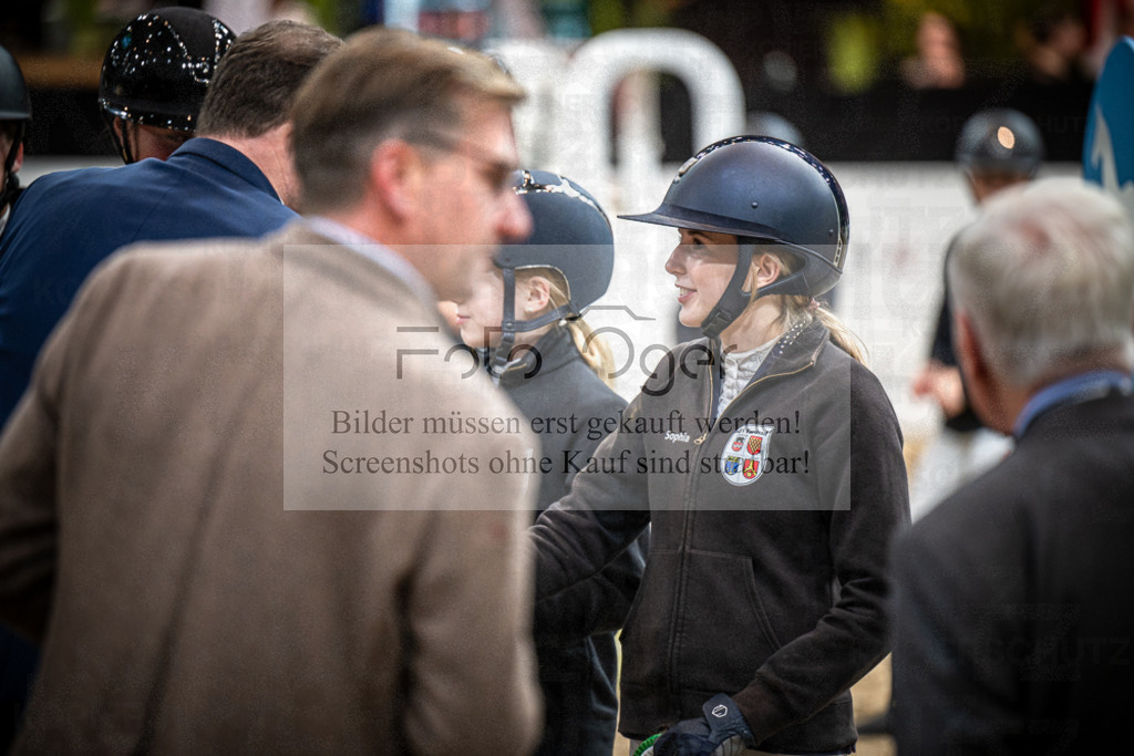 DOS_0112 | Entdecke hochwertige Reitturnierfotos von Foto Oger. Professionell, emotional und authentisch – jetzt Lieblingsmomente im Shop bestellen.Deutschlandweite Turnierfotografie. - Realisiert mit Pictrs.com