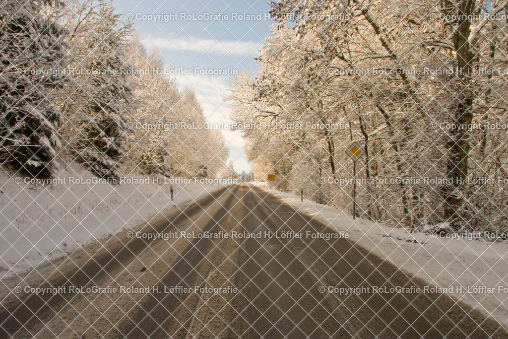 Winter-03 | Straße im Winter - Realisiert mit Pictrs.com