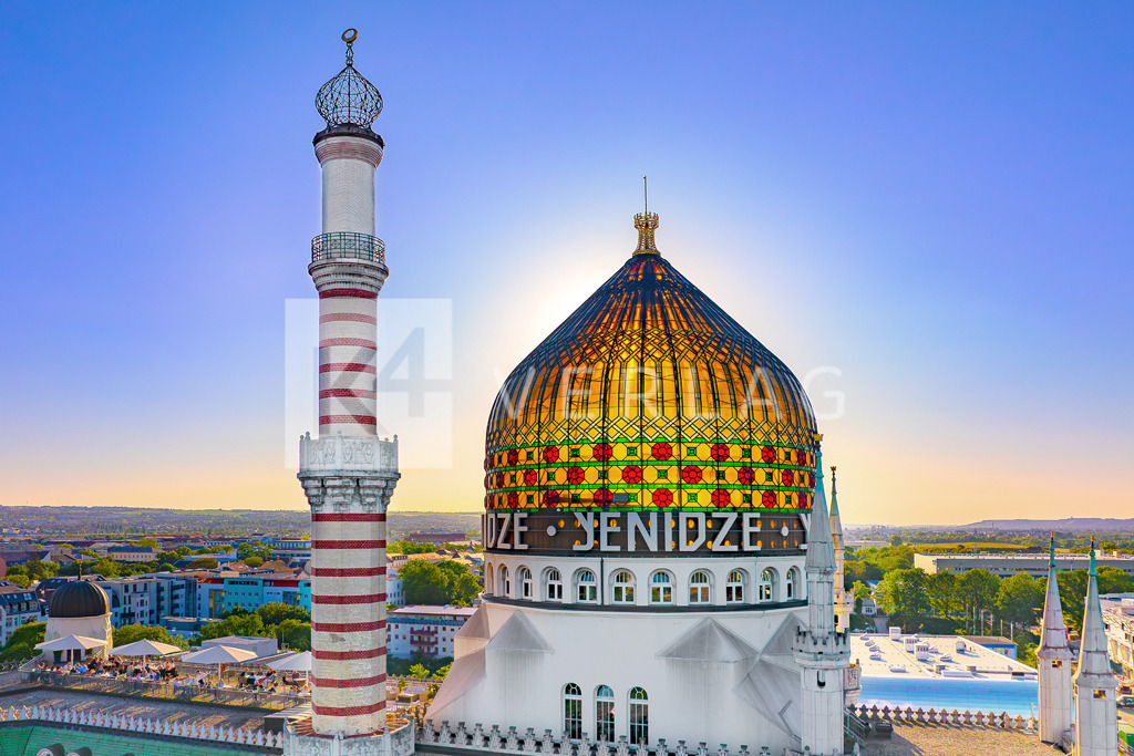 Yenidze-Luftbild-Dresden-5272x3948_DJI_0137 | Blick auf die leuchtende Kuppel der Yenidze in Dresden, welche im Stil einer Moschee erbaut wurde. - Realisiert mit Pictrs.com