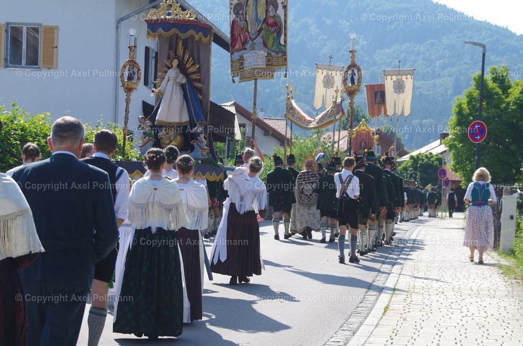 IMGP3345 | fotografiert von Axel PollmannLeonhardi Wallfahrt Benediktbeuern und Murnau, Fronleichnam, Fasching, Landschaft im Loisachtal und Benediktbeuern  - Realisiert mit Pictrs.com