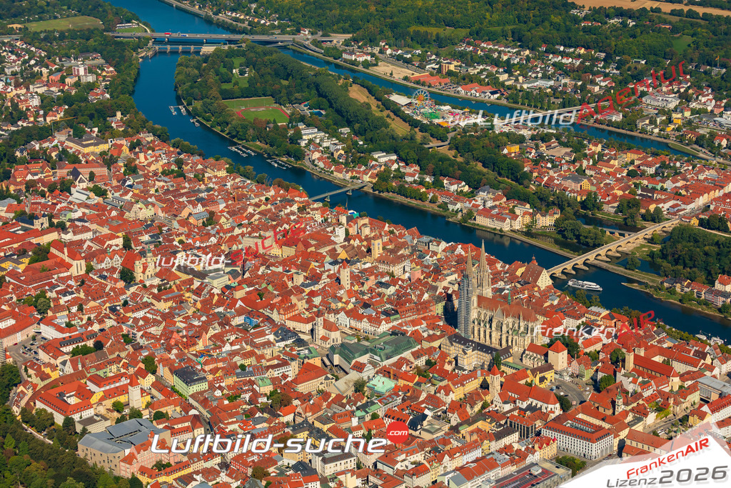 Luftaufnahme von Regensburg Vs Google Maps- Die Luftaufnahme wurde 2025 vom UL-Flugzeug heraus erstellt ( keine Drohne ) - Hochauflösende Luftaufnahme - für professionelle Ausdrucke geeignet. Die Geschenkidee !Mit Lizenz und Bildrechte bestellbar