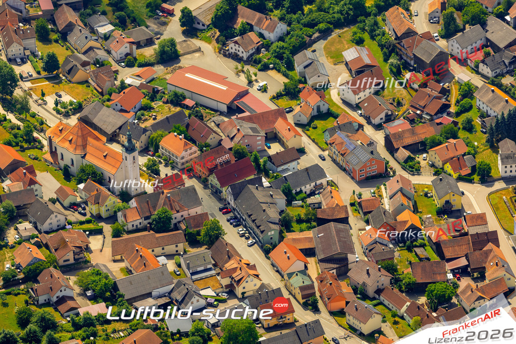 Das Luftbild zeigt :  Tiefenbach - Die Luftaufnahme wurde 2023 vom UL-Flugzeug aus erstellt ( keine Drohne ) - Hochauflösende Luftaufnahme - Für grossformatige Ausdrucke geeignet. Die Geschenkidee !Mit Lizenz und Bildrechte bestellbar