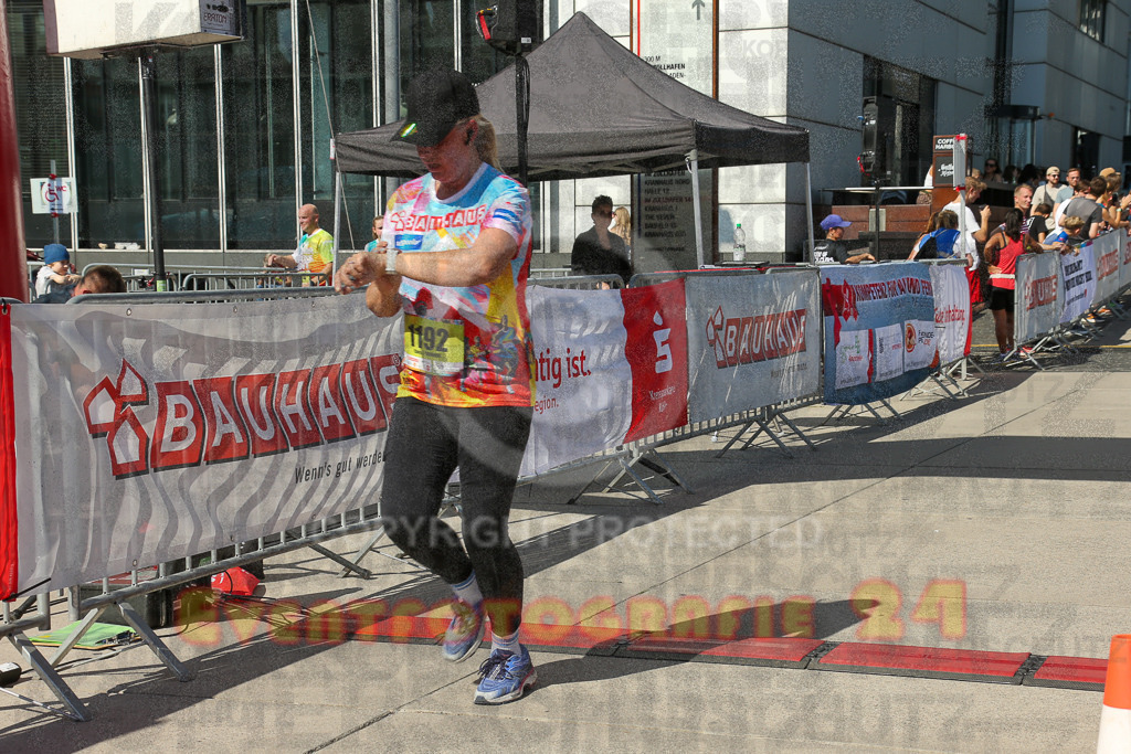 240921_1336_EX1_2397 | Sportfotografie im Rhein-Sieg Kreis, Köln, Bonn, NRW, Rheinland Pfalz, Hessen, etc. Unser Tätigkeitsfeld umfasst den Laufsport vom Volkslauf über den Marathon, Duathlon, Triathon bis zum Ultralauf wie Kölnpfad Ultra oder Schindertrail.