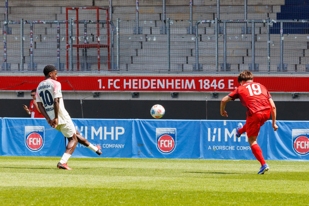 20260503-U19_FCH-LEV_178 | 1.FC Heidenheim 1846 vs. Bayer 04 Leverkusen, Fußball, U19, A-Junioren, NWL, U19-DFB-Nachwuchsliga, 2025/2026, Achtelfinale, 03.05.2026 in Heidenheim, Voith Arena(Foto: Michael Bulling) - Realisiert mit Pictrs.com