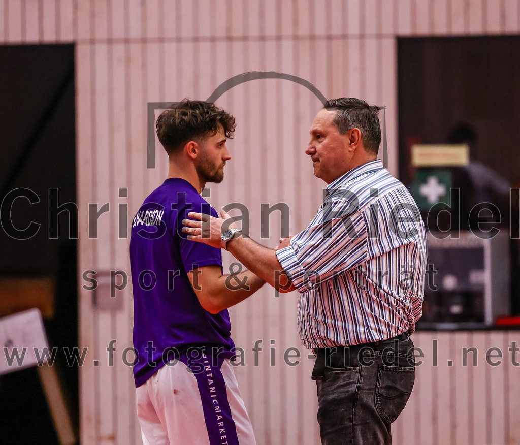2022-05-29_109_SpVgg_Altenerding_gegen_Muenchen_Basket_2 | Erding, Deutschland, 29.05.2022:
Basketball, Bezirksliga 2021 / 2022, Herren Turnier der 2. der Aufstiegsrunden, SpVgg Altenerding gegen München Basket 2, Endergebnis: 

Jonah Timothy Richardson (SpVgg Altenerding, #13)

Foto: Christian Riedel / fotografie-riedel.net