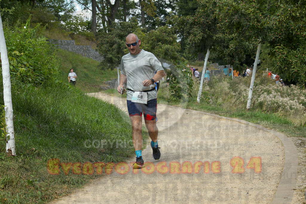 250824_1252_EX1_0799 | Sportfotografie im Rhein-Sieg Kreis, Köln, Bonn, NRW, Rheinland Pfalz, Hessen, etc. Unser Tätigkeitsfeld umfasst den Laufsport vom Volkslauf über den Marathon, Duathlon, Triathon bis zum Ultralauf wie Kölnpfad Ultra oder Schindertrail.