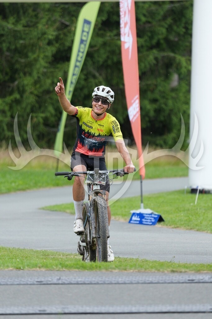 Image00416 | Fotogalerie der Treibjagd im Dunkelwald - Dein MTB Etappenrennen im Erzgebirge - Realisiert mit Pictrs.com