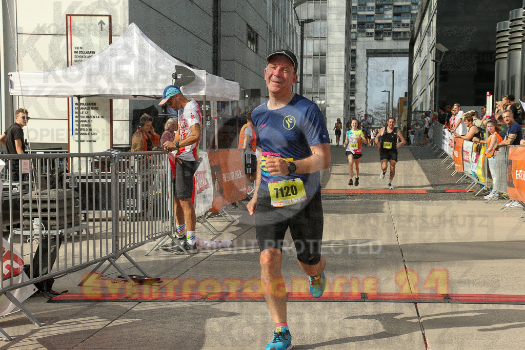 250920_1532_EX1_9938 | Sportfotografie im Rhein-Sieg Kreis, Köln, Bonn, NRW, Rheinland Pfalz, Hessen, etc. Unser Tätigkeitsfeld umfasst den Laufsport vom Volkslauf über den Marathon, Duathlon, Triathon bis zum Ultralauf wie Kölnpfad Ultra oder Schindertrail.