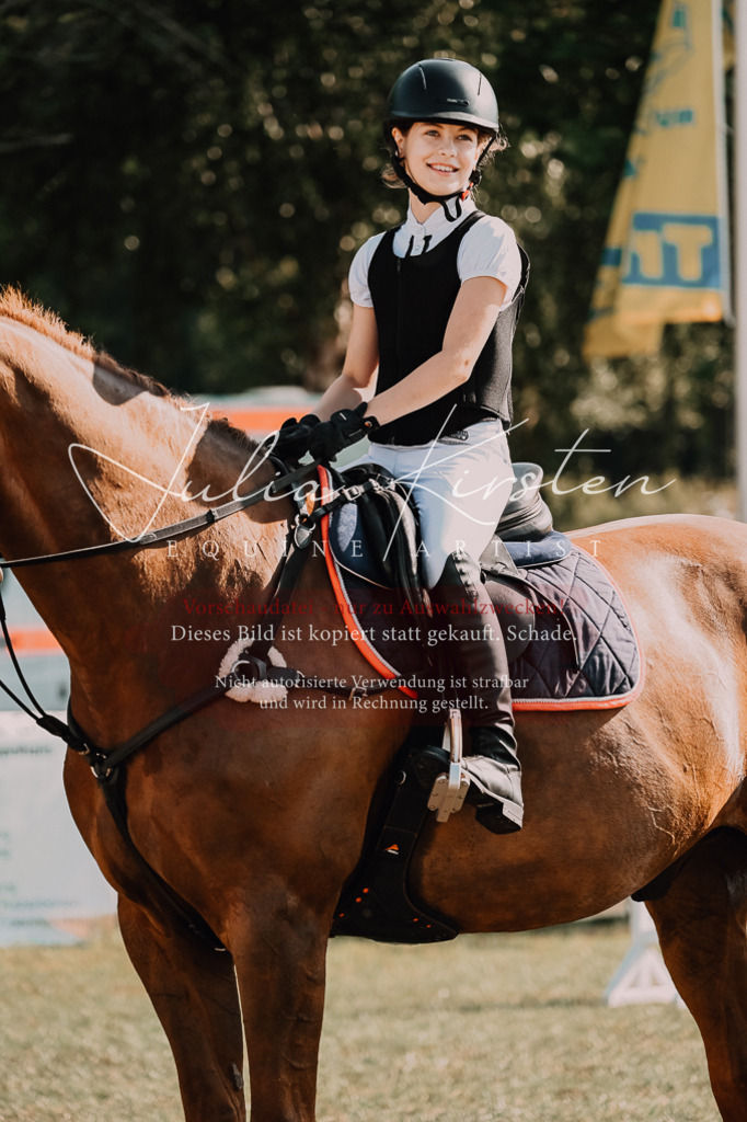 DSC_4904 | Pferde- und Turnierfotografie in Westsachsen. Pferdeportraits, Auftragszeichnungen und intuitive Kunst.