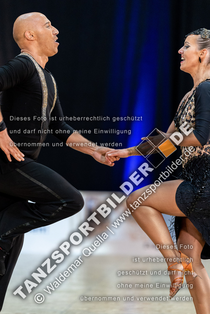 20240120-03046 | Hier finden Sie Tanz Bilder vom Latein und Standard Formationen tanzen. Sportbilder vom Tanzsport. Schöne Fotos und von Weltmeisterschaft, Europameisterschaft, Bundesliga, Regionalliga, Oberliga und Landesliga sowie von GOC Stuttgart, DanceComp, WM Bremen