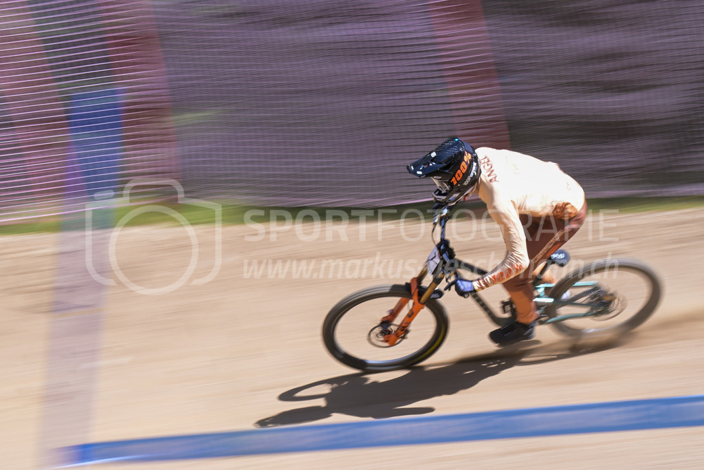 UCI Mountain Bike World Cup Lenzerheide 2022 - Downhill - 9. July 2022 | UCI Mountain Bike World Cup Lenzerheide 2022 - Downhill
Bike Kingdom, Lenzerheide
#7 SUAREZ ALONSO Angel (ESP)
Bild: Sportfotografie Markus Aeschimann | www.markus-aeschimann.ch - Realisiert mit Pictrs.com