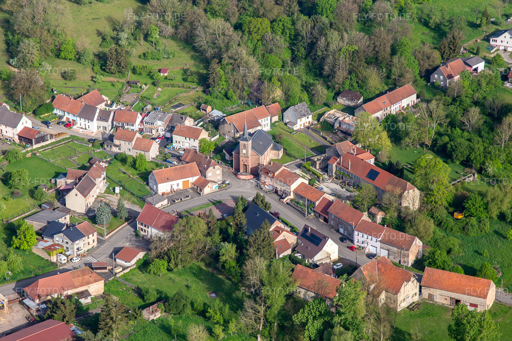 Luftbild: Guising in Bettviller im Bundesland Moselle in Frankreich. Foto: IMG_140678.jpg vom 01.05.2024 durch Werner Riehm/FLY-FOTO.de