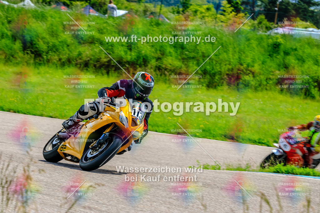 MotoTeam-0299 | Hier findet Ihr Bilder von Touristenfahrten auf der Nürburgring Nordschleife oder von anderen Veranstaltungen die ich besucht habe. Viel Spass beim Durch Schauen 
