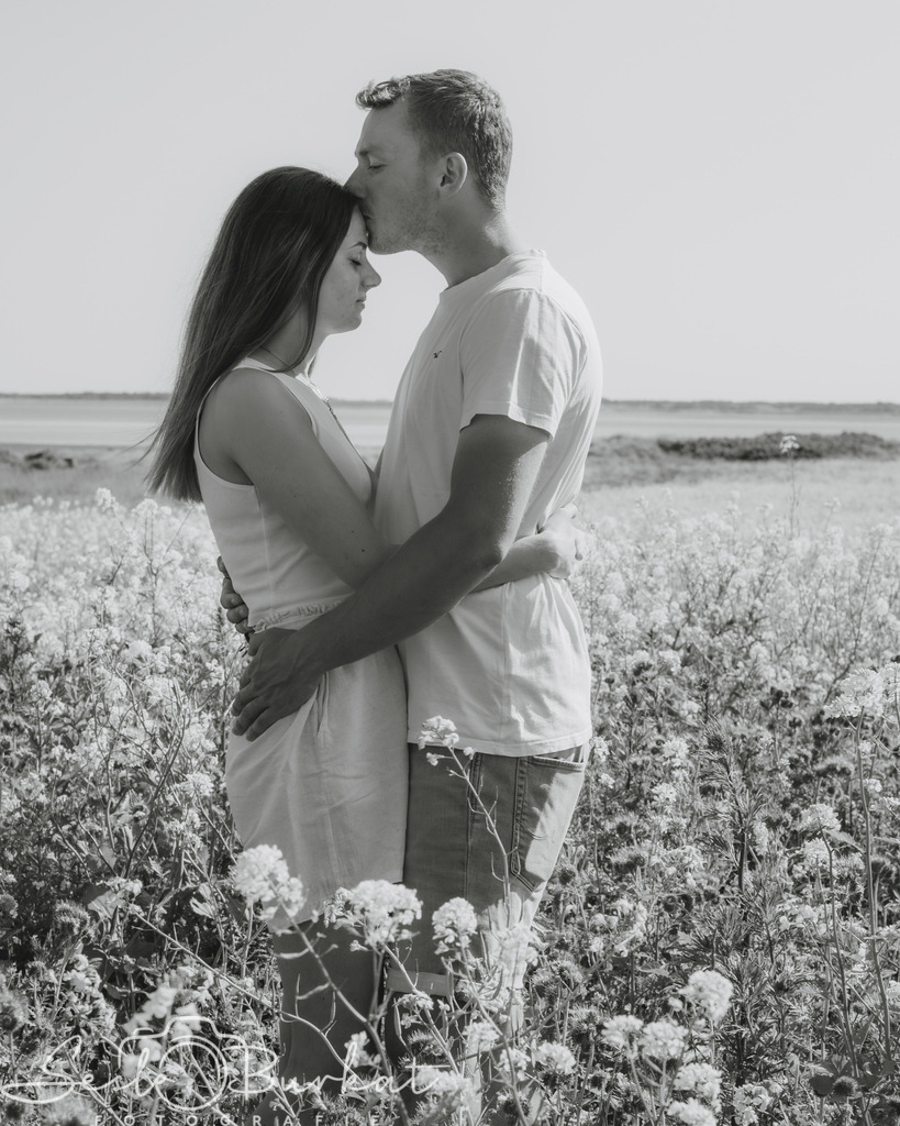 IMG_3658-Verbessert-RR-2-1 | Authentische, natürliche und emotionale Fotoshootings auf der Nordseeinsel Föhr. Als Fotografin halte ich deine schönsten Momente in einzigartigen Neugeborenen-, Familien-, Paar- und Einzelshootings fest. Jetzt einen Termin vereinbaren!
