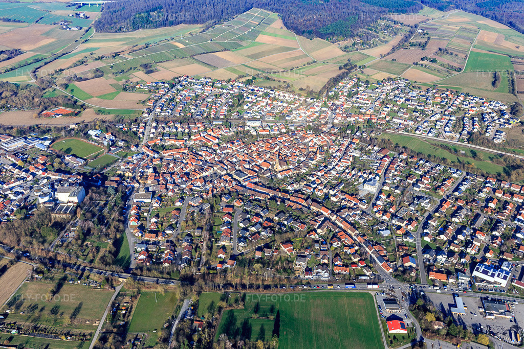 Luftbild: Ortsansicht von Westen im Ortsteil Heidelsheim in Bruchsal im Bundesland Baden-Württemberg in Deutschland. Foto: IMG_097273.jpg vom 10.03.2017 durch Werner Riehm/FLY-FOTO.de