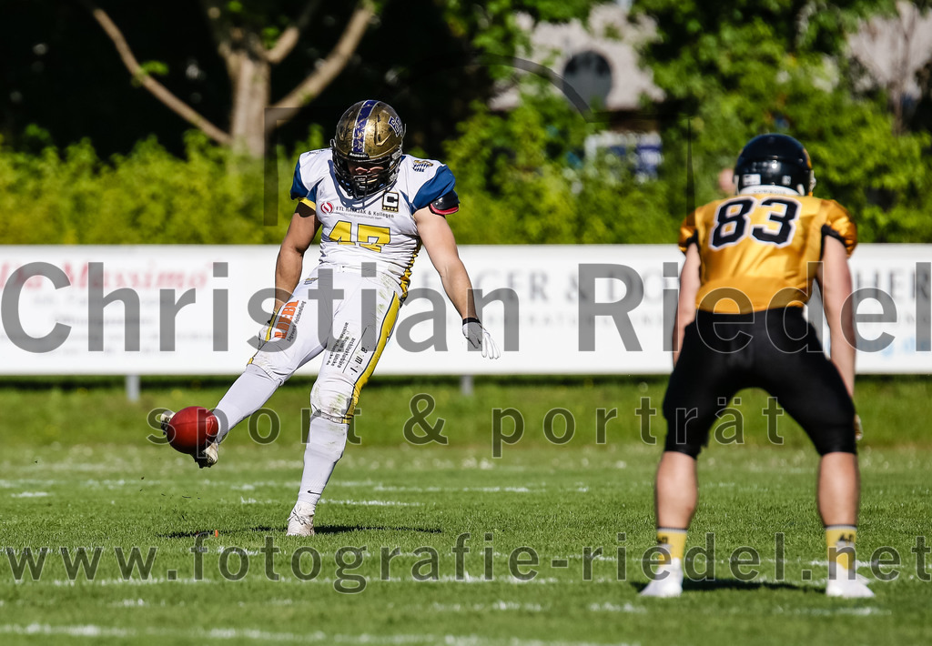 2022-05-14_138_Erding_Bulls_gegen_Munich_Cowboys_2 | Erding, Deutschland, 14.05.2022:
Fußball, Regionalliga 2022, 3. Spieltag, Erding Bulls gegen Munich Cowboys 2, Endergebnis: 20:30

Johannes Rumpfinger (Erding Bulls, #47)

Foto: Christian Riedel / fotografie-riedel.net