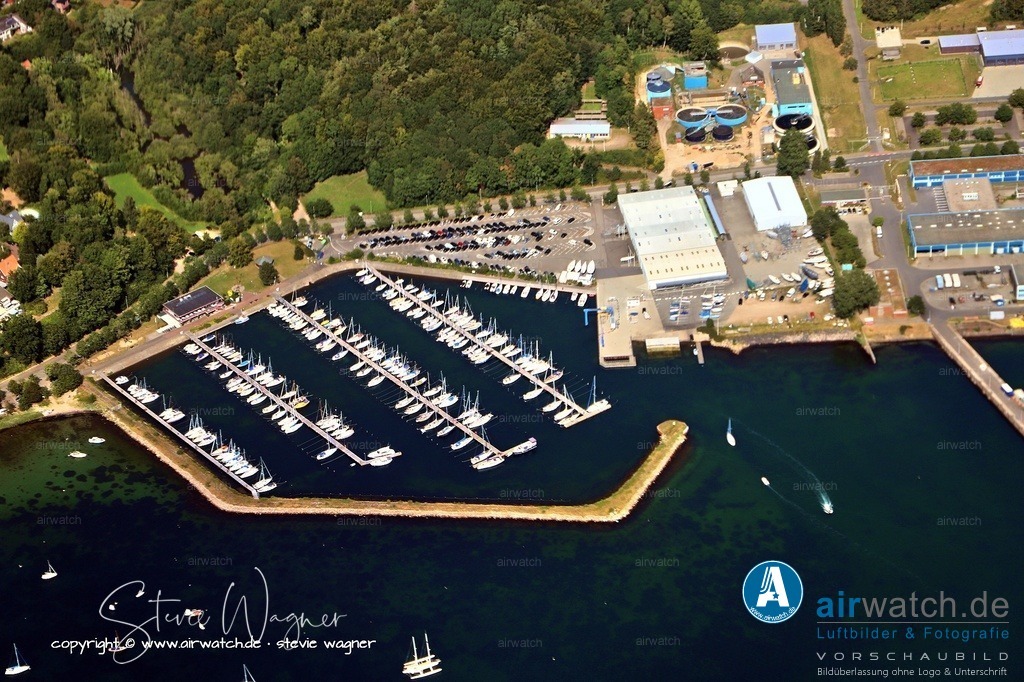 Luftbild Eckernförde - | Entdecken Sie atemberaubende Luftbilder und Fotografien auf airwatch.de - Tauchen Sie ein in eine Welt voller faszinierender Aufnahmen aus der Vogelperspektive.