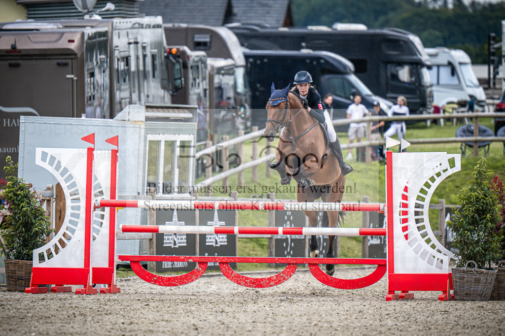 DOS_4902 | Entdecke hochwertige Reitturnierfotos von Foto Oger. Professionell, emotional und authentisch – jetzt Lieblingsmomente im Shop bestellen.Deutschlandweite Turnierfotografie. - Realisiert mit Pictrs.com