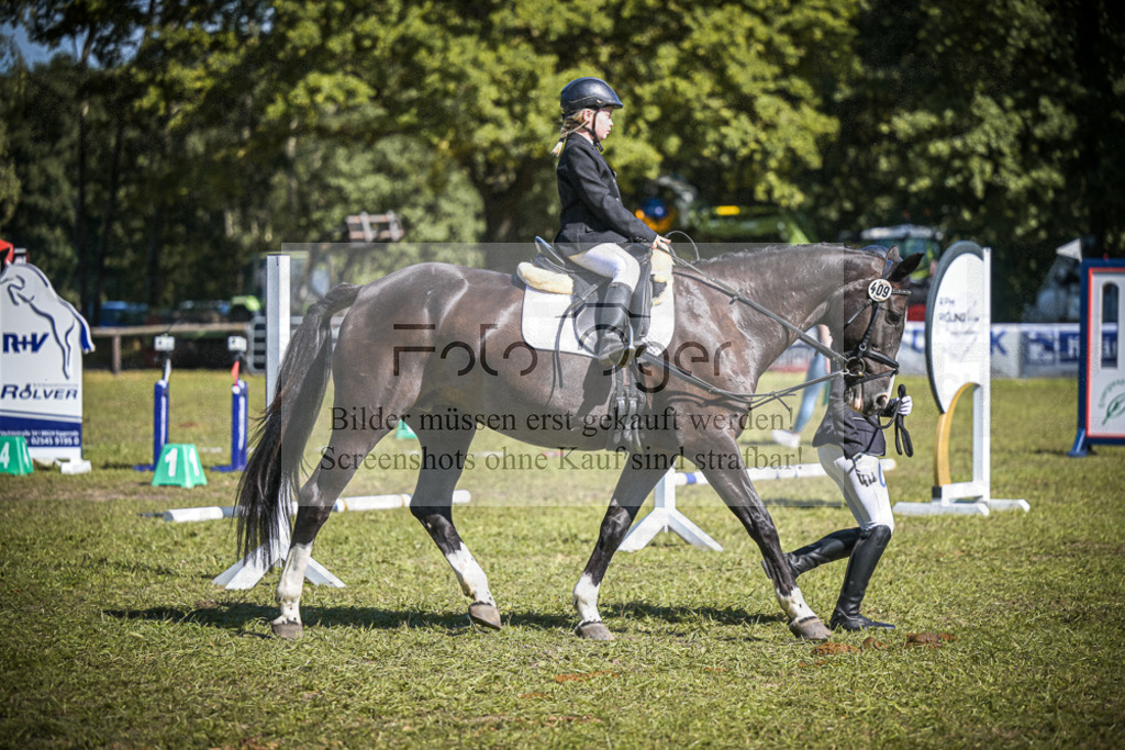 DOS_0095 | Entdecke hochwertige Reitturnierfotos von Foto Oger. Professionell, emotional und authentisch – jetzt Lieblingsmomente im Shop bestellen.Deutschlandweite Turnierfotografie. - Realisiert mit Pictrs.com