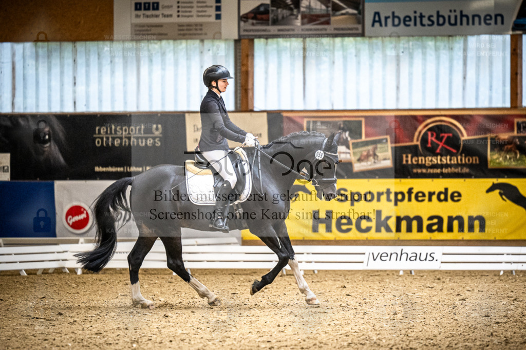 DOS_3600 | Entdecke hochwertige Reitturnierfotos von Foto Oger. Professionell, emotional und authentisch – jetzt Lieblingsmomente im Shop bestellen. - Realisiert mit Pictrs.com