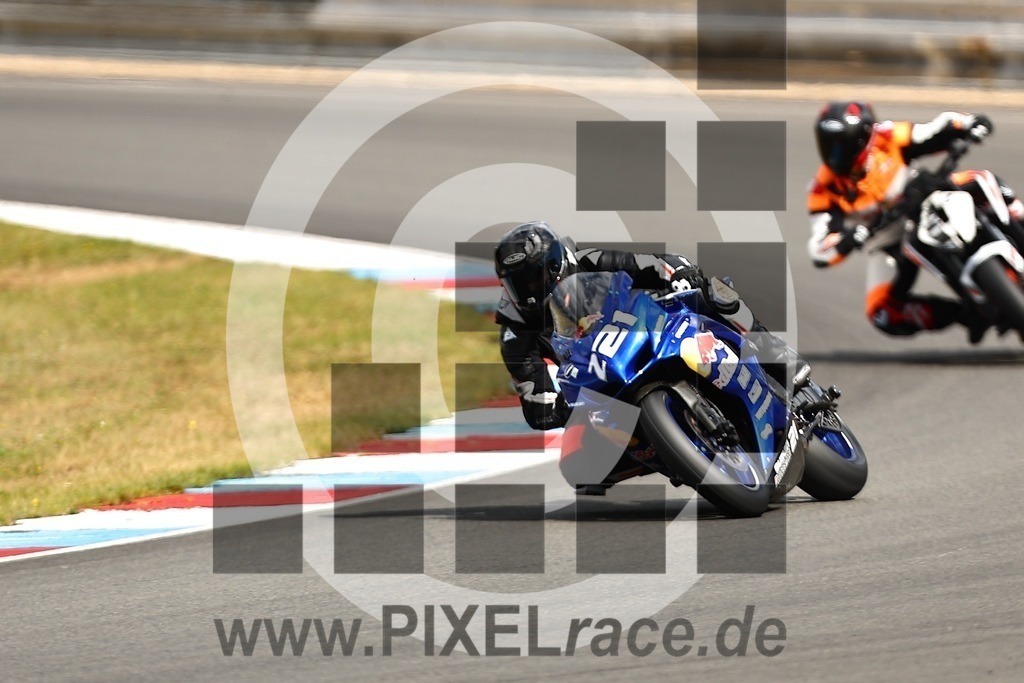 0721-20250830_06508 | Schöne Erinnerungen an spannende Momente - das festzuhalten ist unser Job. PIXELrace.de ist seit 2003 auf den Rennstrecken Europas unterwegs um die Action draußen beim Fahren und die wunderbare Stimmung imm Fahrerlager für euch einzufangen.